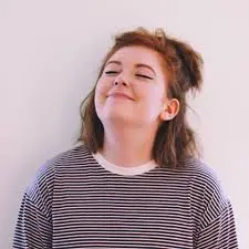 Retrato de  Alice Oseman