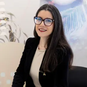 Retrato de Miriam Al Adib Mendiri