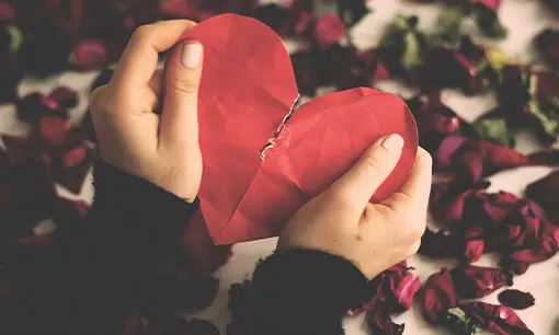 Imagen articulo: 10 novelas de desamor que exploran parejas en crisis, rutinas y rupturas
