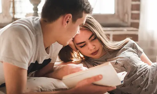 Imagen articulo: Libros de amor para adultos que combinan pasión, drama y emoción.