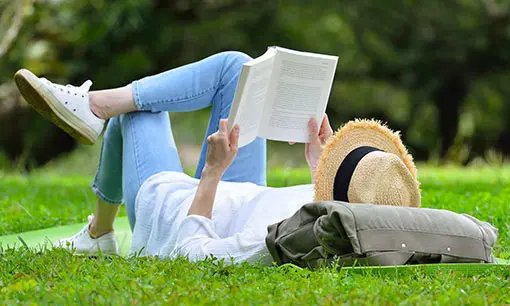 Imagen articulo: 15 clásicos para leer este verano