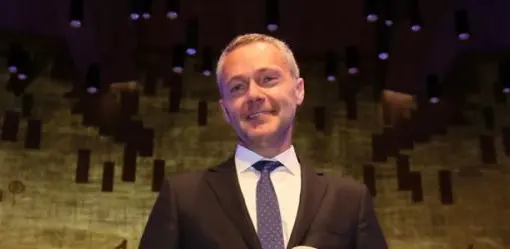 Imagen articulo: Joaquín Camps, ganador del Premio Azorín 2019 con 'La silueta del olvido'