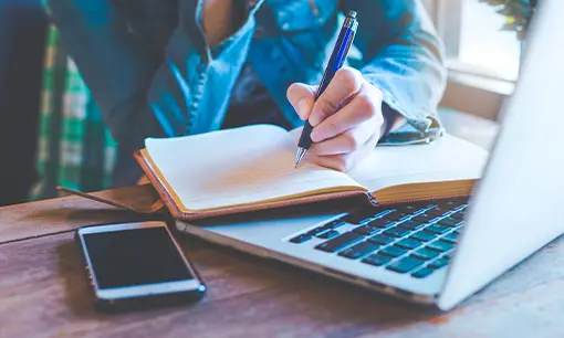 Imagen articulo: 24 escritoras famosas actuales que ya deberías haber leído