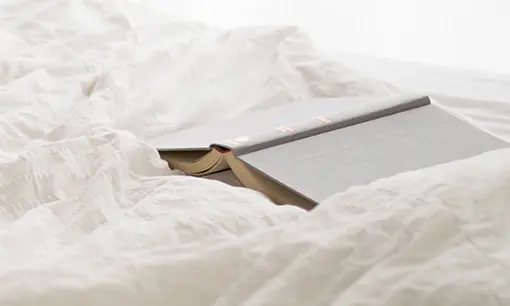 Imagen articulo: 11 libros para dormir mejor y ser más productivo