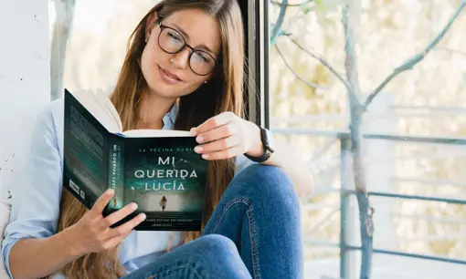 Imagen articulo: Todo lo que sabemos sobre el nuevo thriller de la Vecina Rubia: Un cambio que promete sorprender