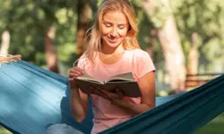 Miniatura articulo: Libros feel good: qué son y 10 novelas para sentirte bien