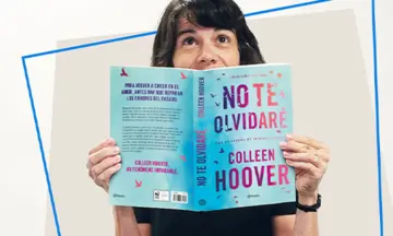 Imagen articulo: "Necesitas pañuelos cerca al leer a Colleen Hoover, porque siempre consigue tocarte la fibra"