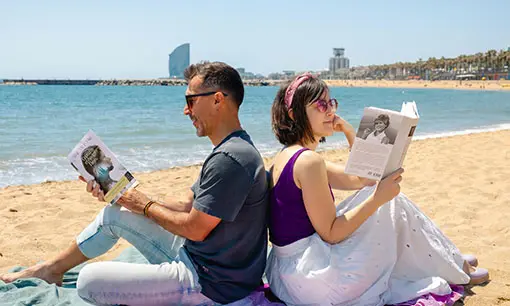 Imagen articulo: 12 libros para leer en la playa ¡y desconectar!