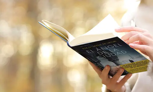 Imagen articulo: Conoce los escenarios de 'El Ángel de la Ciudad' junto a su autora