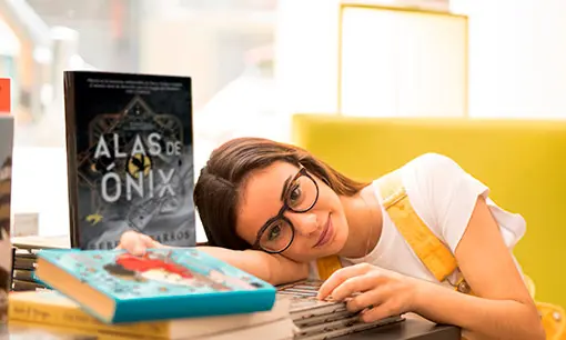 Imagen articulo: 11 sagas de libros juveniles para devorar este año