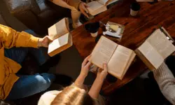 Miniatura articulo: Los libros más leídos en clubes de lectura para debatir y compartir