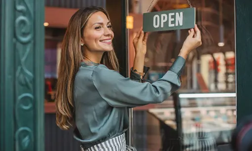 Imagen articulo: ¿Buscas inspiración para tu negocio? Aquí tienes los mejores libros de emprendimiento