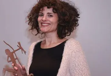 Imagen articulo: Rosario Villajos, ganadora del Premio Biblioteca Breve 2023