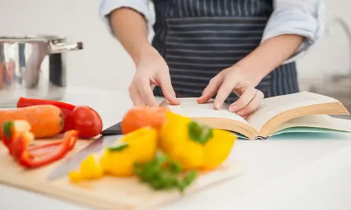 Imagen articulo: ¿Qué es la microbiota y cómo afecta a tu salud? Descúbrelo en estos libros