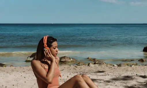 Imagen articulo: Los mejores audiolibros para el verano para escuchar estés donde estés
