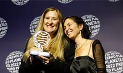 Miniatura articulo: Luz Gabás, Premio Planeta 2022, y Cristina Campos, finalista