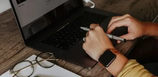 Imagen articulo: 5 libros indispensables para traductores y traductoras