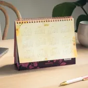 Portada Calendario de mesa 2027 La Vecina Rubia 0