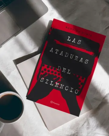 Imagen extra Las ataduras del silencio 1