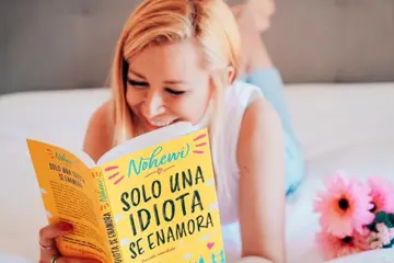 Imagen extra Solo una idiota se enamora 1