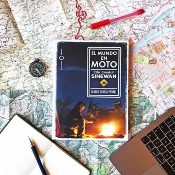 Imagen extra El mundo en moto con Charly Sinewan: Capítulo 3. El papel de los papeles 0