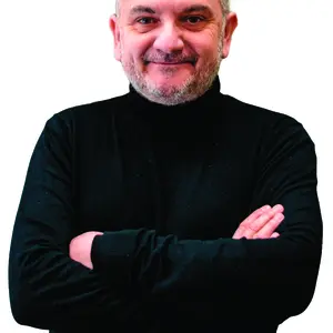 Retrato de  Mario Escobar