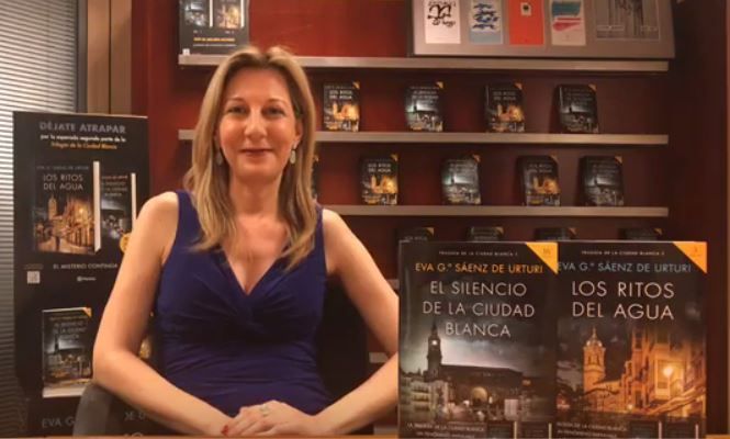 Facebook Live Eva García Sáenz de Urturi